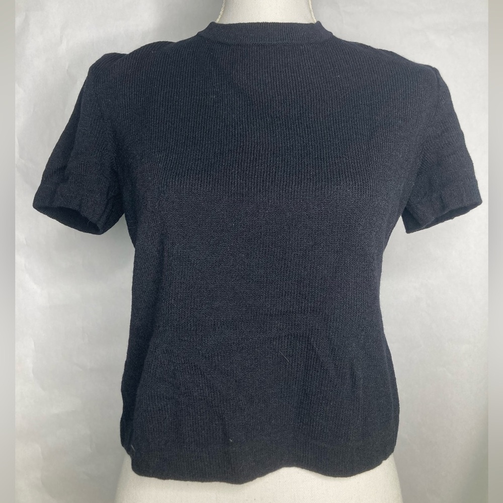 St. John Basics Short Sleeve Black Knit Top Size P Santana Crew Neck Cropped